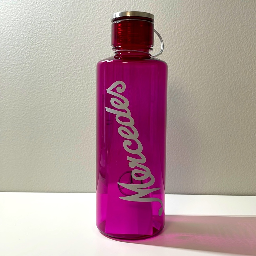 Mercedes Benz “h2go Cable”  25 oz Water Bottle NWT